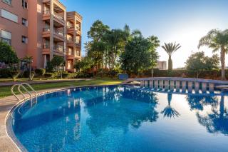 Modern apartment, swimming pool and sports - 0