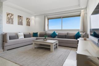 Modern apartment, swimming pool and sports - 8