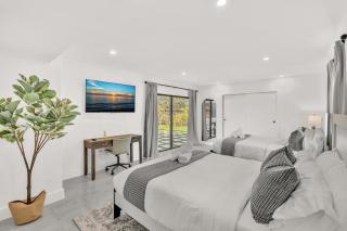 Lux Villa Heated Pool, Gym, Games, Golf, Near Beach - 3