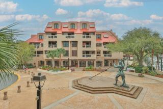 7104 Harbourside 1 - 4