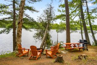 Getogether Pines Lakeside Cabin Resort - 8