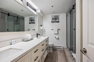 Unbeatable Location, Sleeps 6, 1 min walk to Ski & Bike Access, Shared Hot Tub, Walk to Main Street - 7