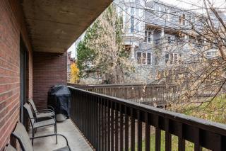 Unbeatable Location, Sleeps 6, 1 min walk to Ski & Bike Access, Shared Hot Tub, Walk to Main Street - 5