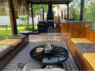 La Famille - Casa com Piscina, Jacuzzi, Jardim e próximo a Praia - 7