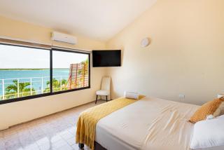 Casa Sirena - A orilla de la laguna y Cenote Esmeralda - 8