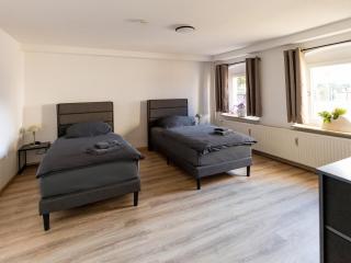 Schiefe Stadtvilla Oldenburg - großes Altbauhaus - 5