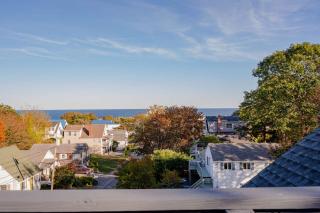 Nubble View - Home for 10 - 4