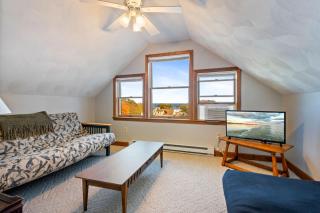 Nubble View - Home for 10 - 6