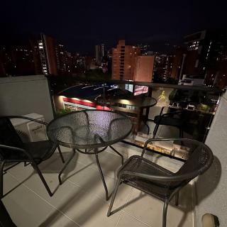 Hermoso apartamento loft cerca al segundo parque de laureles - 0