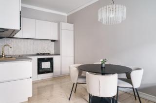 Beautiful and Minimalist city apartment next to Metro - 2