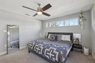 East Austin Bungalow - 6