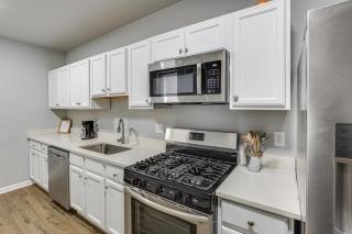 Pet-Friendly 3BR Rowhouse Walk to Patterson Park! - 2