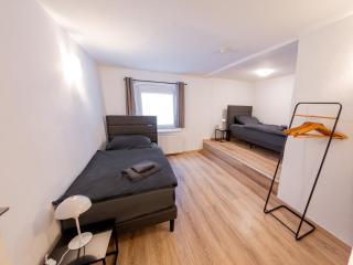 Schiefe Stadtvilla Oldenburg - großes Altbauhaus - 1