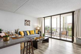 Waikiki Banyan 907 - Tower 1 - 1