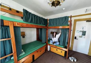 Green Tortoise Hostel - 9