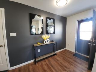 The Rhode House- Comfortable and Close to All! - 7