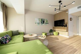 Fresh Bloom Hideaway - 2BR Apartment with Balcony - 9