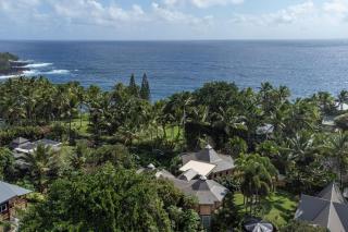 Balinese Beach House With Pool - 8