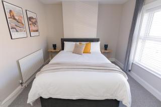 Modern 3 Bedroom House in Rugby town centre, Super fast WiFi - 0