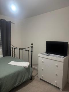 Large Cozy Room in Bute House - 5