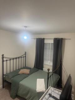 Large Cozy Room in Bute House - 0