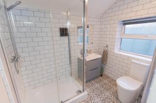 Modern 3 Bedroom House in Rugby town centre, Super fast WiFi - 5