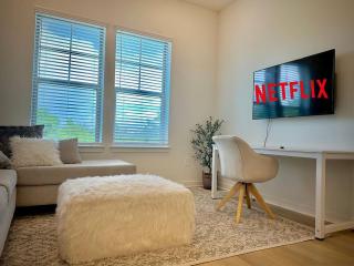 Modern WorkerFriendly WasherPoolGym Wifi - 0