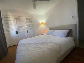 Exclusive Master Bedroom Room with Broadwater views - 0