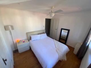 Exclusive Master Bedroom Room with Broadwater views - 5