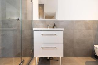 Modernes Apartment mit zwei Bädern - 2