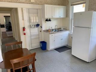 Spacious Apt, Parking, Laundry, BBQ, RU, RWJ - 2