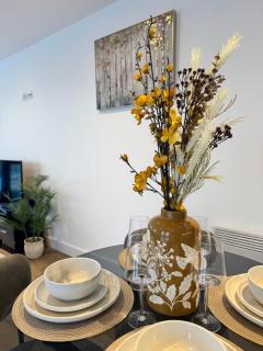 Flat 38 Axis, - 2 Bed Stylish Apartment with large Roof Terrace - 9