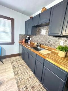 Near Downtown, Tremont, Ohio City, and central! - 8