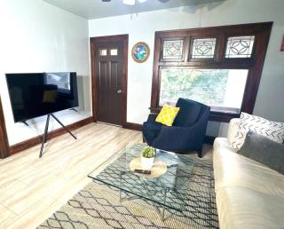 Near Downtown, Tremont, Ohio City, and central! - 5