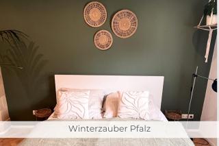 Ferienwohnung "Hannes & Toni", Urlaub in der Pfalz, S-Bahn 2 Min, WLAN & Parkplatz kostenlos, hundefreundlich - 0