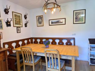 Salzkammergut Homes Gmunden - Haus im Grünen, Ruhe, großer eingezäunter Garten - ideal für Familien und Hunde - 1