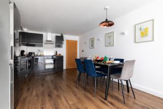 Spacious 4 Bed 3 Bath with Parking in Worthing - 8