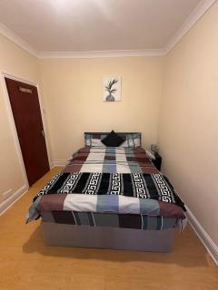 Double & Single rooms in Southall - 8