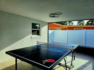 Breezes Retreat, Near TPA, Beaches and City Access - 6