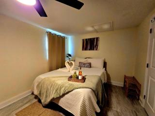 Breezes Retreat, Near TPA, Beaches and City Access - 7