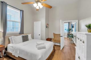 Updated Mid-City Shotgun Walkable to Streetcar - 3