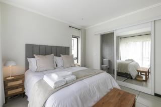Cozy 2-Bedroom Apartment with Pool & Gym near Fourways Mall and Hospital - 5
