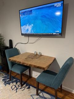 Newly remodeled with Aloha - 6