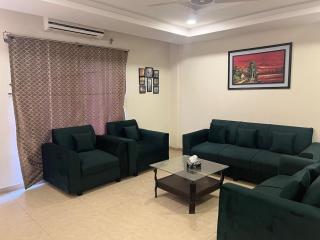 Modern 1-Bedroom Apartment in Bahria Phase 1 - 8