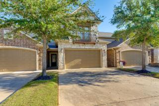 Spacious and Family-Friendly! TAMU Townhome with Yard - 7