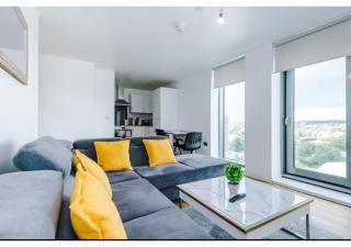 Luxury 3 Bedroom Penthouse Apartment - 1