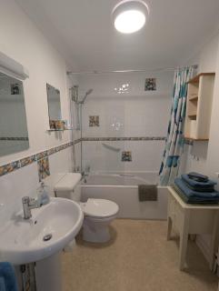 SWANAGE WELL PRESENTED 2 BEDROOM APARTMENT CLOSE to BEACH - 1