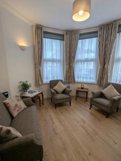 SWANAGE WELL PRESENTED 2 BEDROOM APARTMENT CLOSE to BEACH - 6