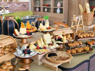 Mövenpick Hotel Tahlia Jeddah - 4