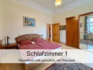Salzkammergut Homes Gmunden - Lake View Apartment, Blick auf den Traunsee und auf das Schloss Orth - ideal für Paare und Genießer - 2